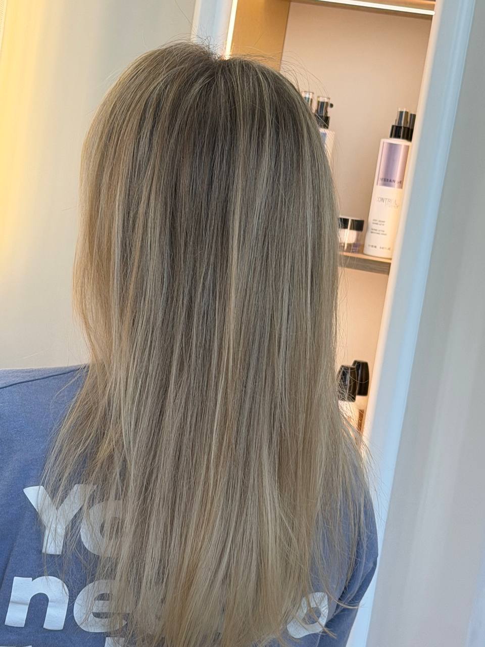 Balayage Beige-Blond auf langen Haaren – cremiges, natürliches Blond